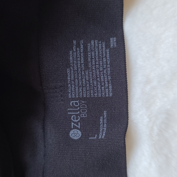 Nwot💫Zella Body Fusion Sports bra - Picture 8 of 11